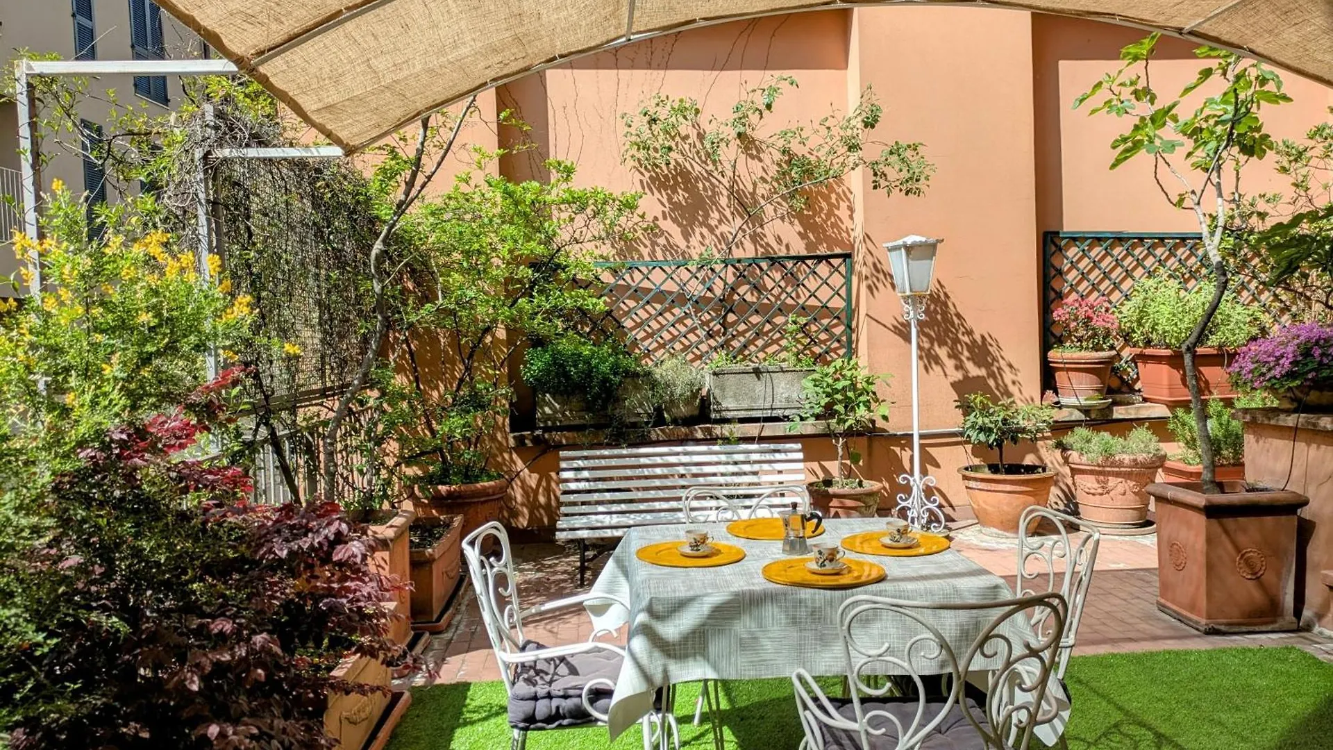 Alma Vacation Apartment In The Centre, Big Terrace Milan